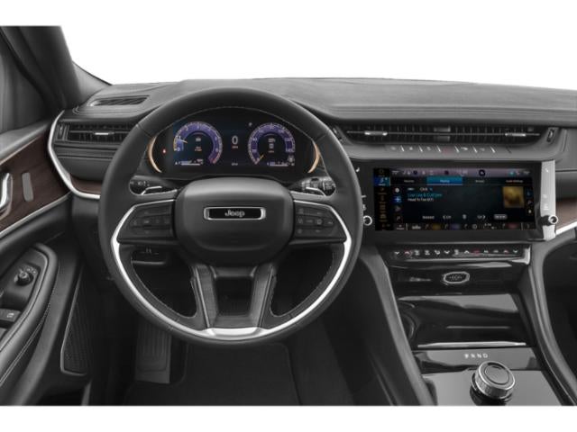 2027 Jeep Grand Cherokee Laredo Altitude