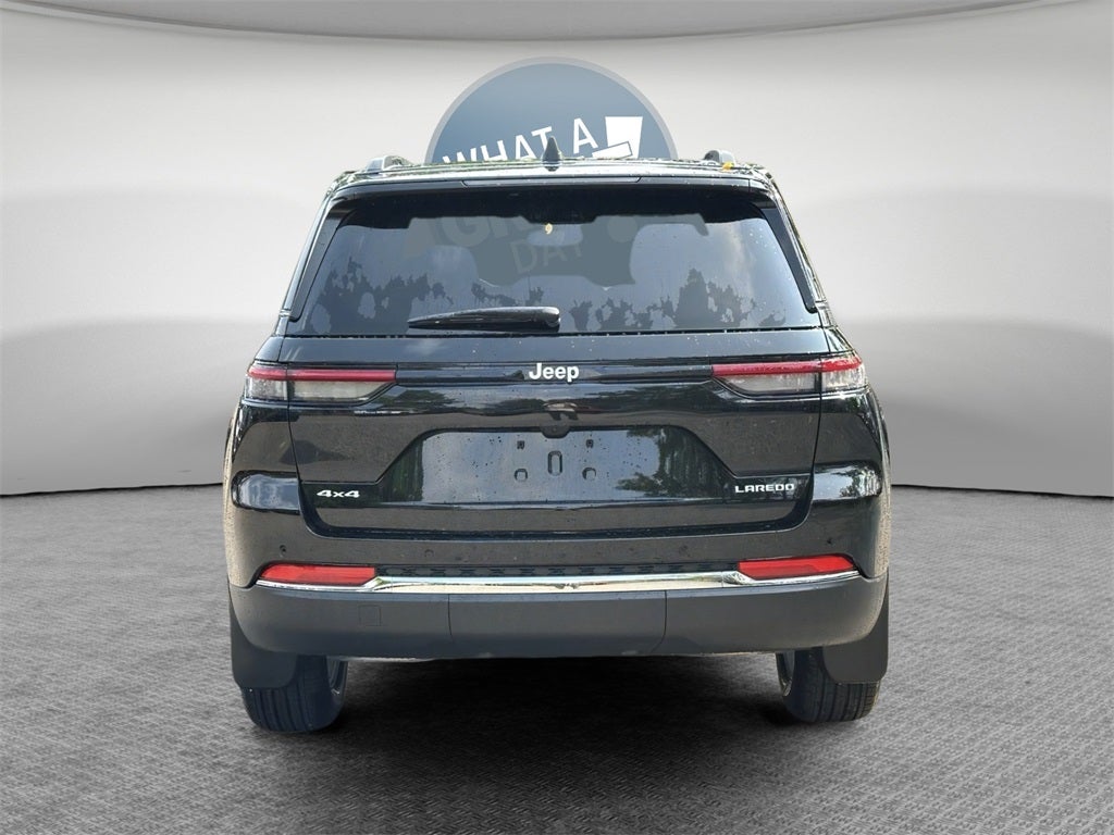 2025 Jeep Grand Cherokee Base