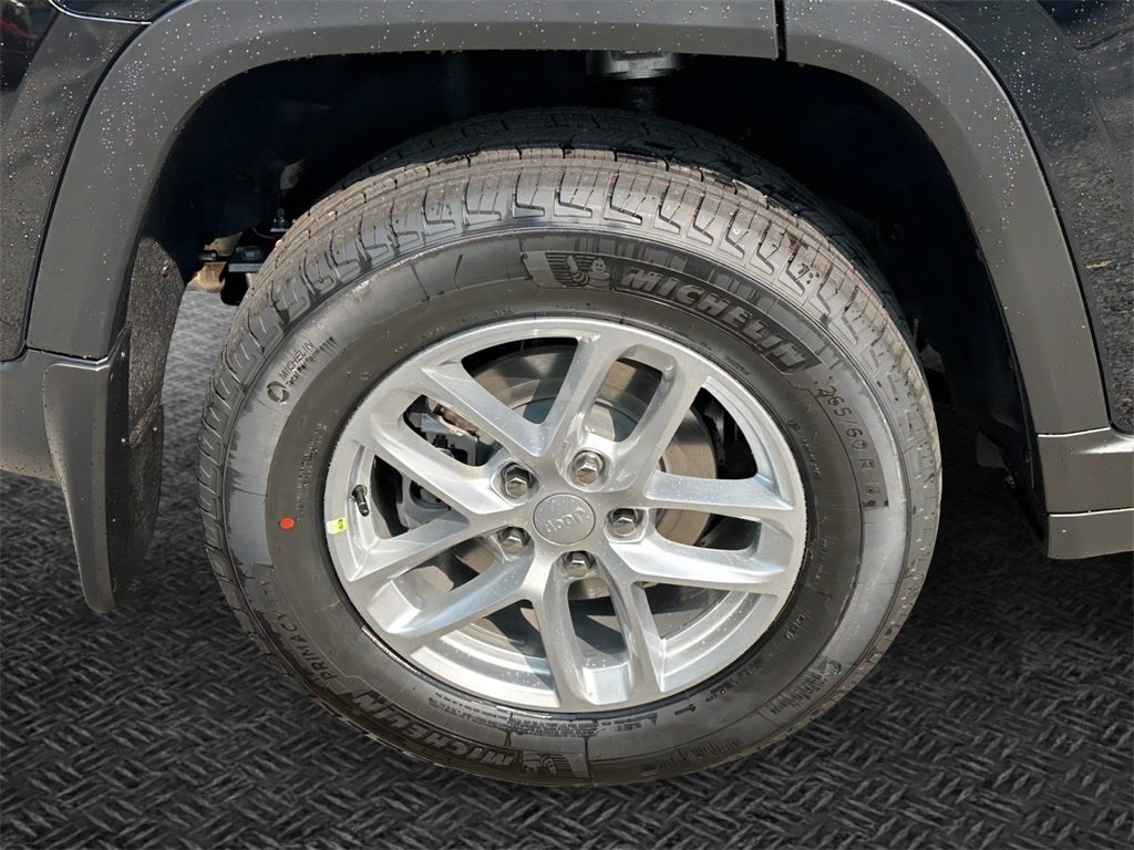 2025 Jeep Grand Cherokee Base