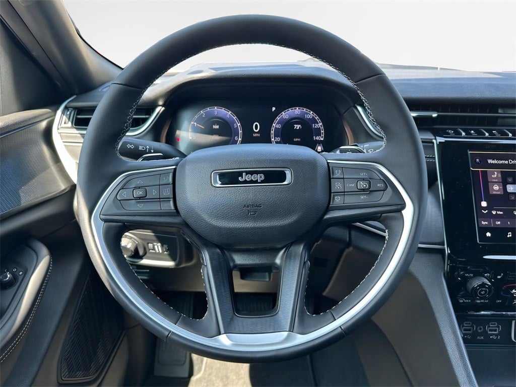 2025 Jeep Grand Cherokee Base