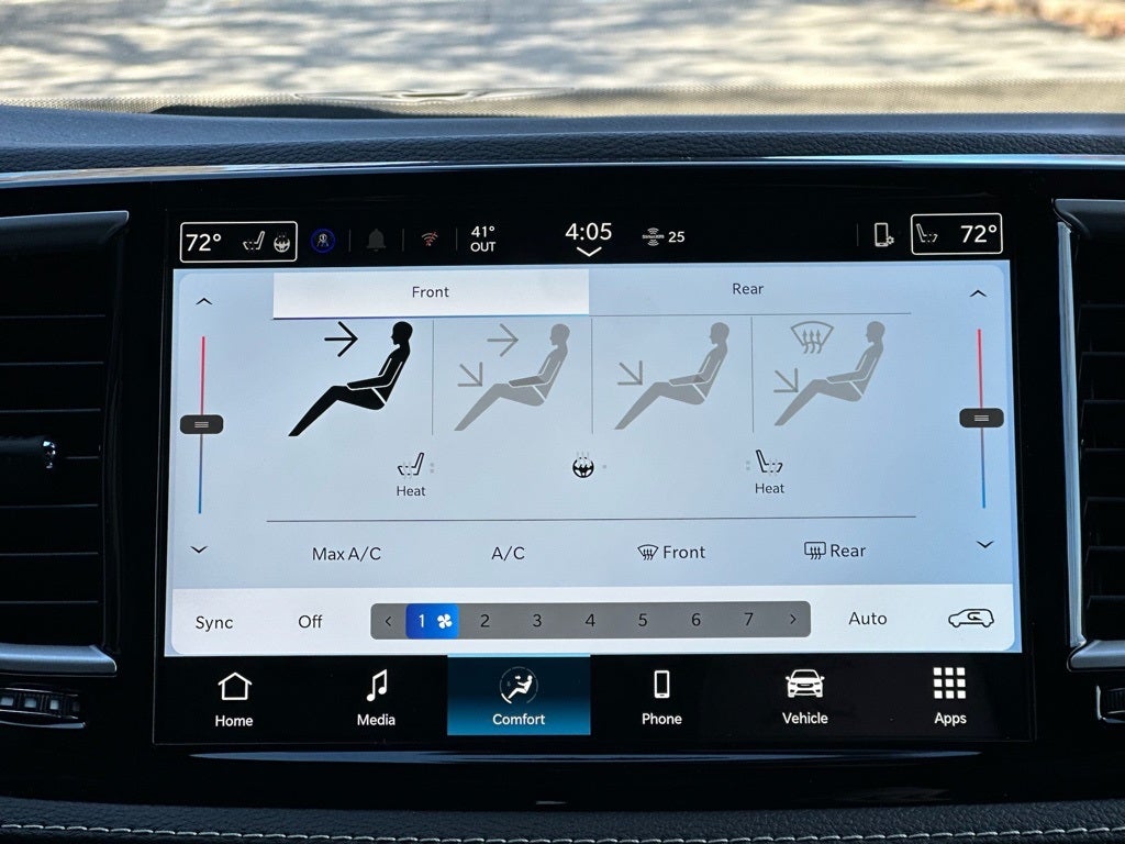 2026 Chrysler Pacifica Select