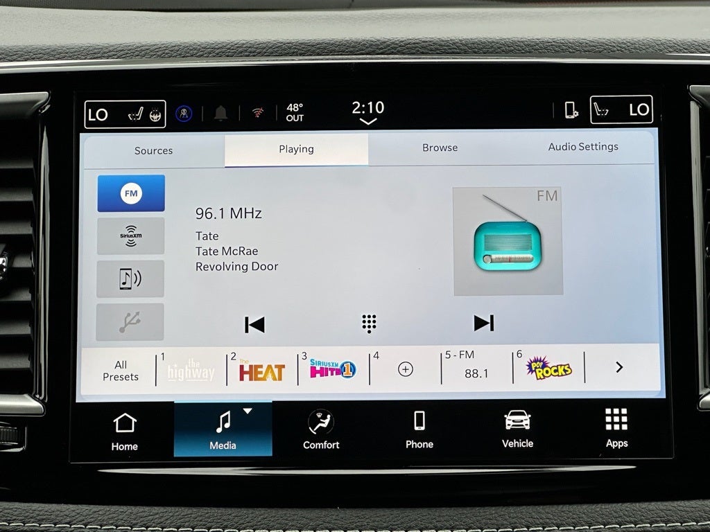 2026 Chrysler Pacifica Select