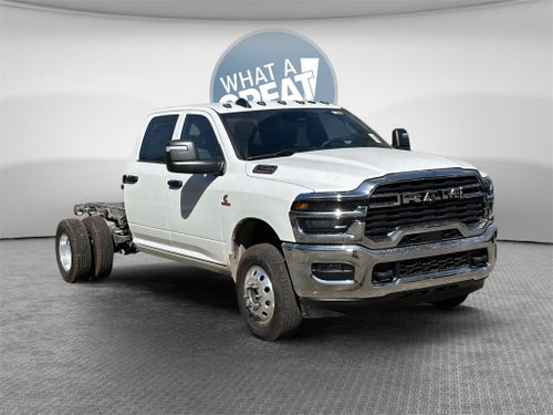 2026 RAM 3500 Tradesman DRW 4x4 / 6.7L Diesel / 60" CA Chassis