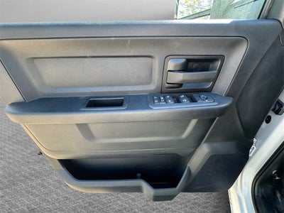 2026 RAM 3500 Tradesman DRW 4x4 / 6.7L Diesel / 60" CA Chassis