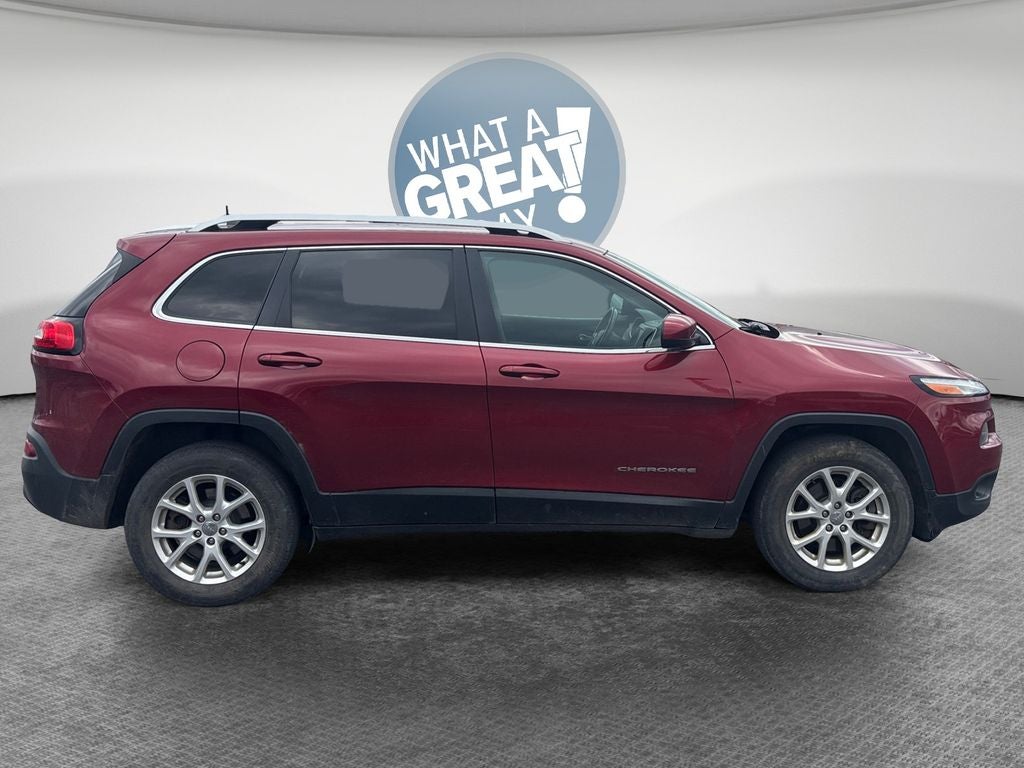 Used 2016 Jeep Cherokee Latitude with VIN 1C4PJMCS7GW204852 for sale in Austintown, OH