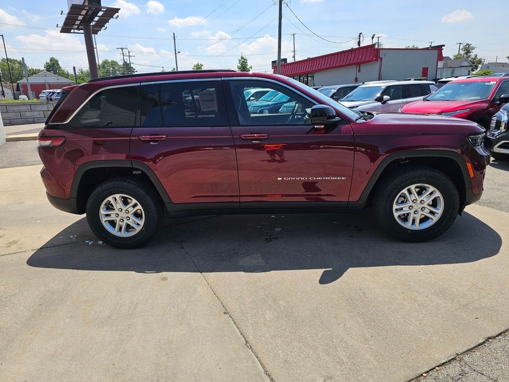 2025 Jeep Grand Cherokee Laredo