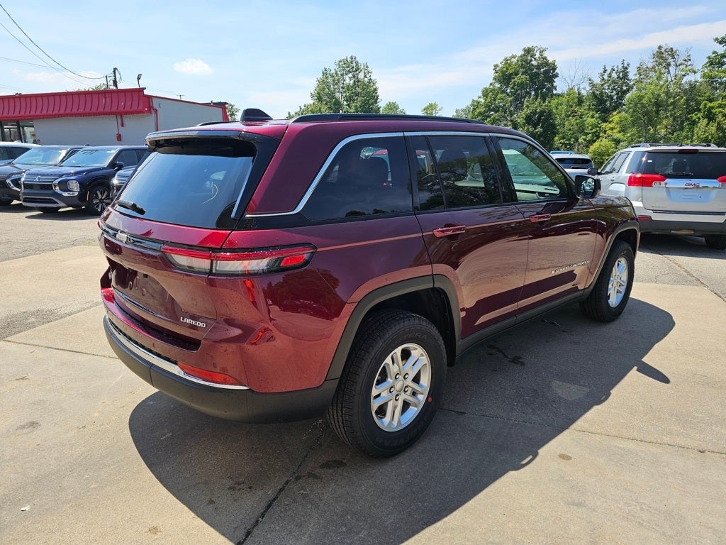 2025 Jeep Grand Cherokee Laredo