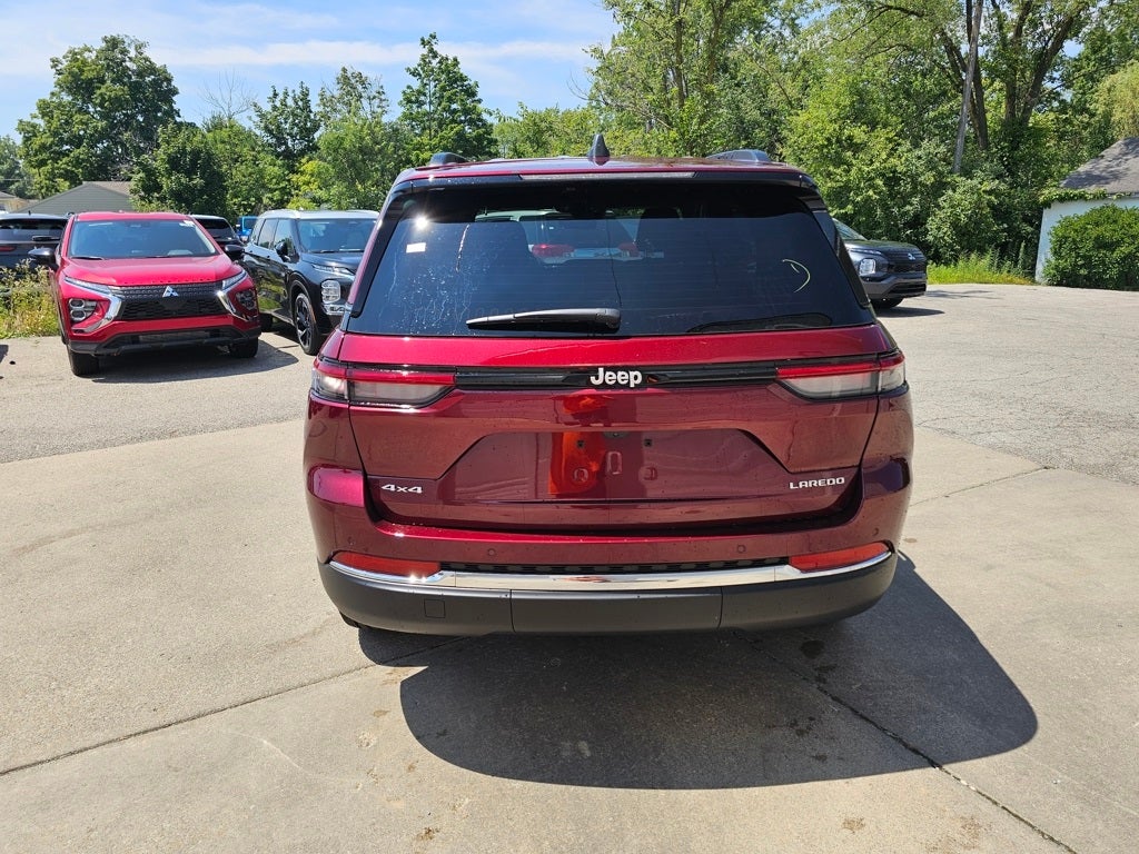 2025 Jeep Grand Cherokee Laredo