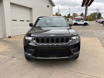 2025 Jeep Grand Cherokee Laredo