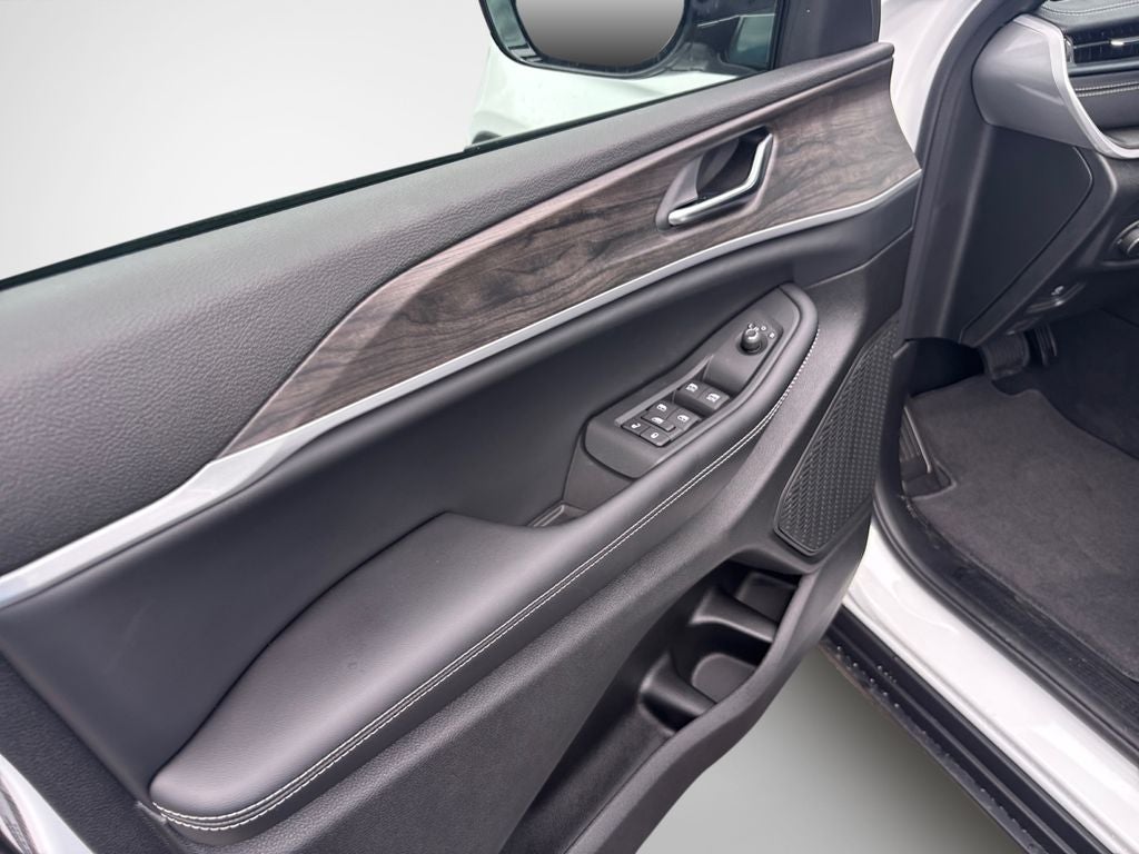 2027 Jeep Grand Cherokee Altitude