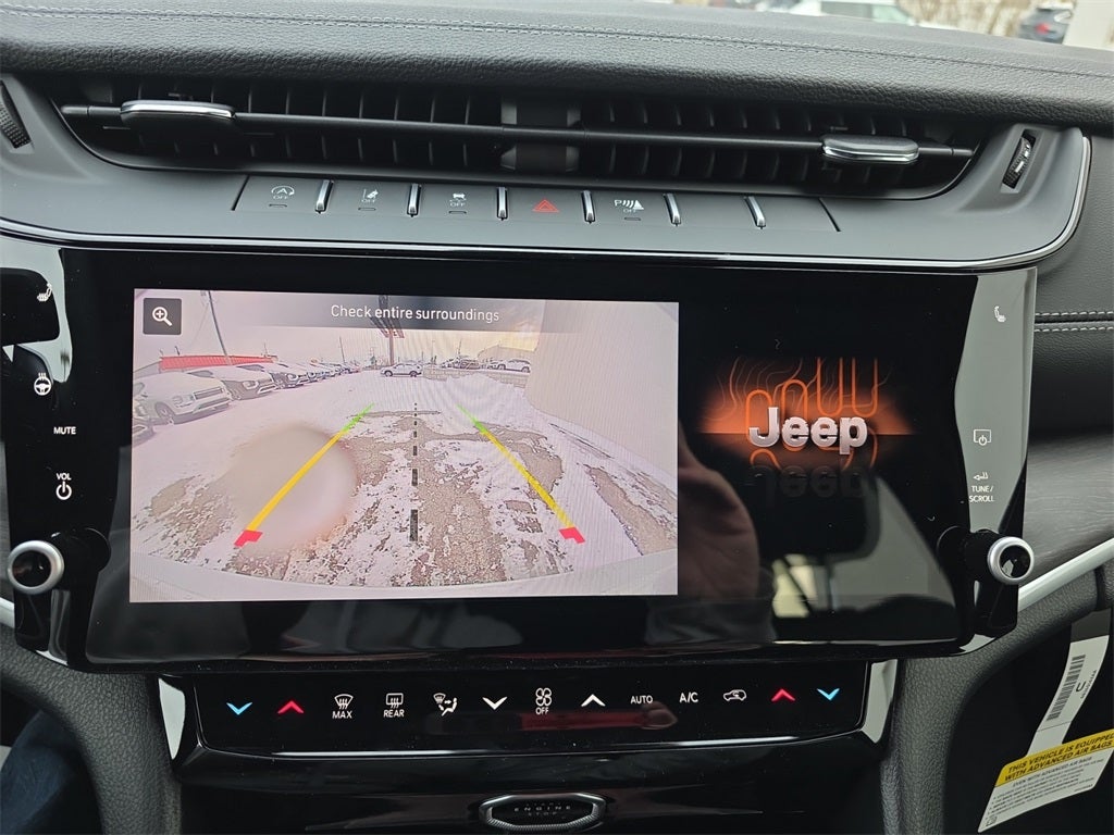 2026 Jeep Grand Cherokee Laredo