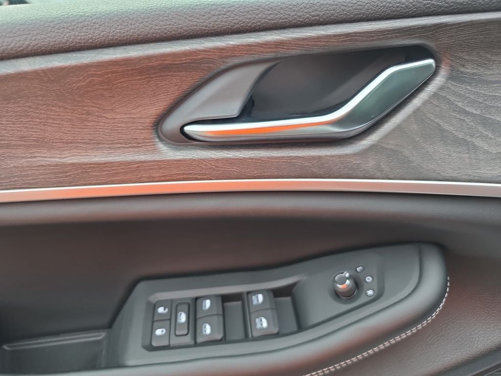 2027 Jeep Grand Cherokee Altitude