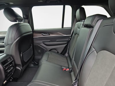2027 Jeep Grand Cherokee Altitude