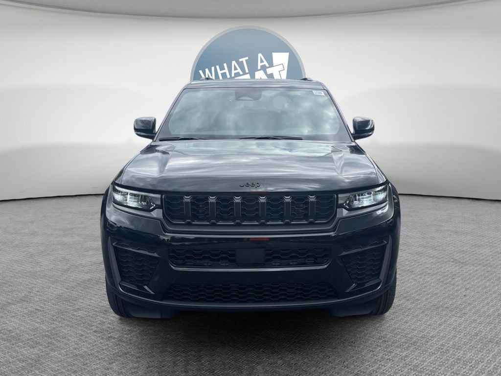 2026 Jeep Grand Cherokee Laredo Altitude