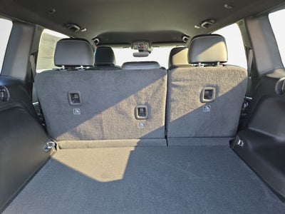 2027 Jeep Grand Cherokee Altitude