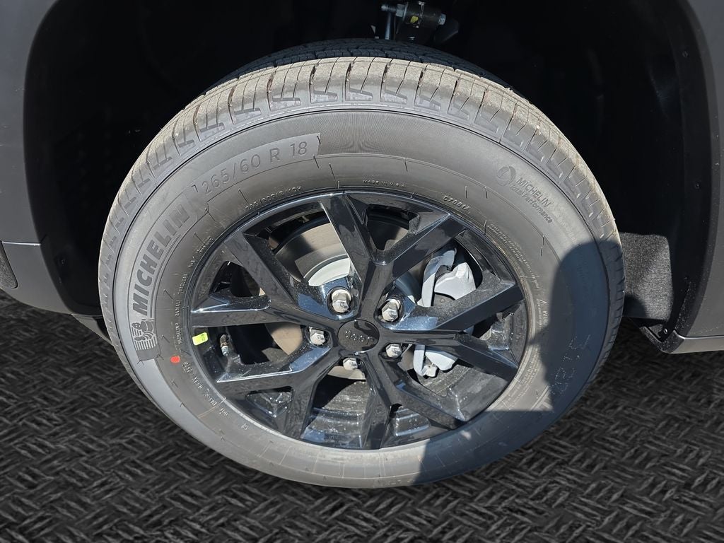 2026 Jeep Grand Cherokee Laredo Altitude