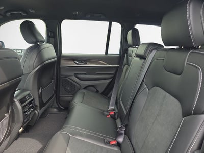 2027 Jeep Grand Cherokee Altitude