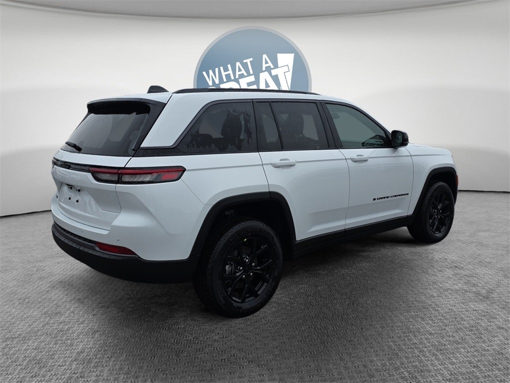 2026 Jeep Grand Cherokee Laredo