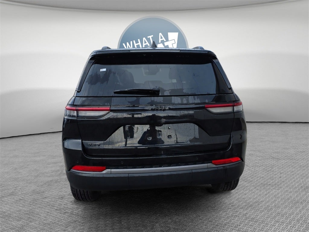 2026 Jeep Grand Cherokee Laredo