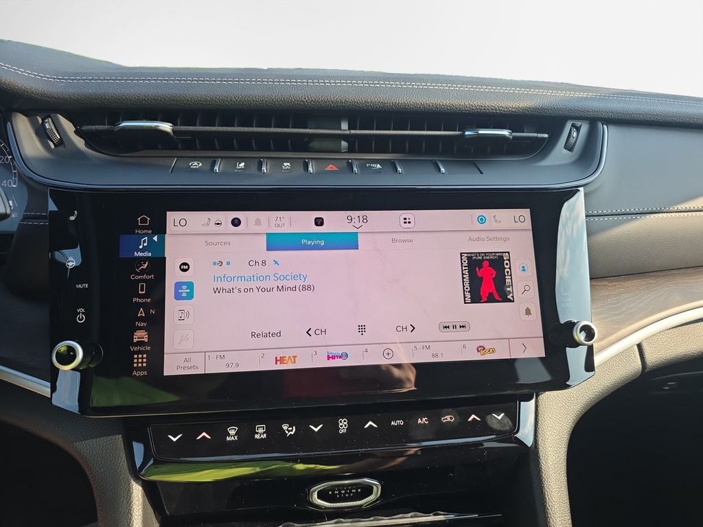 2027 Jeep Grand Cherokee Altitude