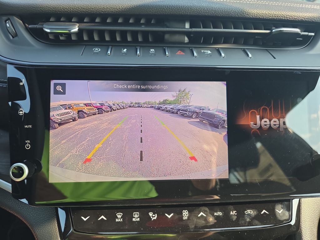 2027 Jeep Grand Cherokee Altitude