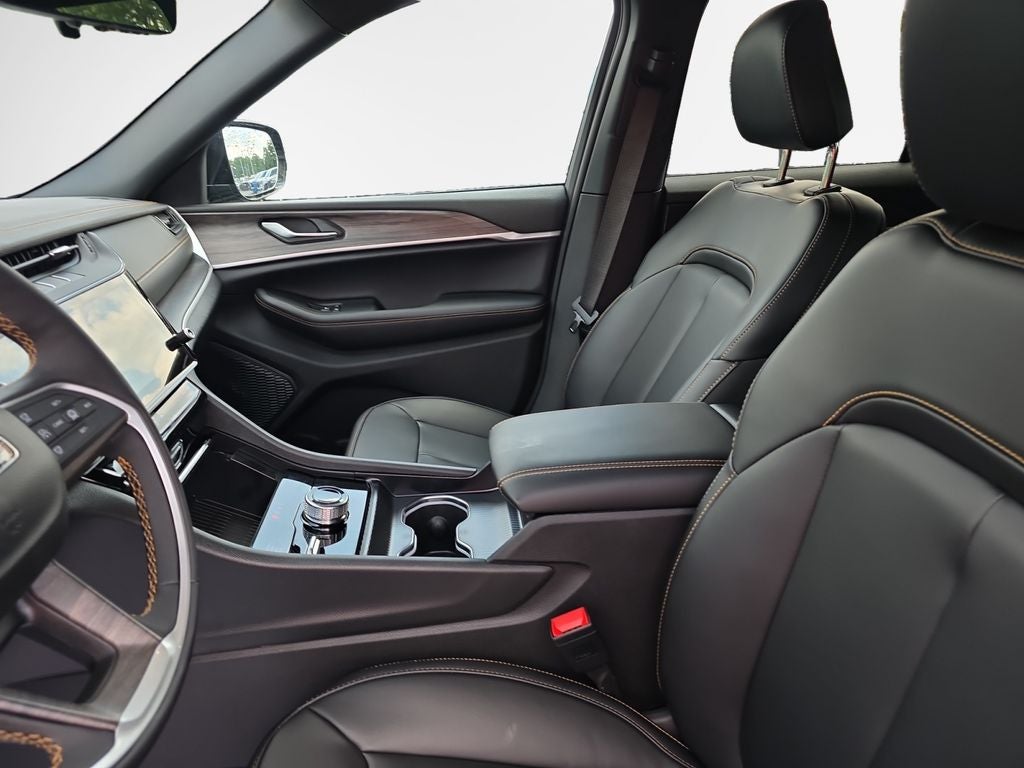 2026 Jeep Grand Cherokee Base