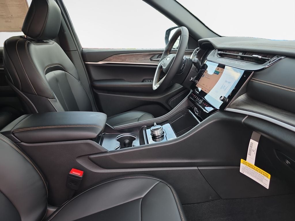 2026 Jeep Grand Cherokee Base
