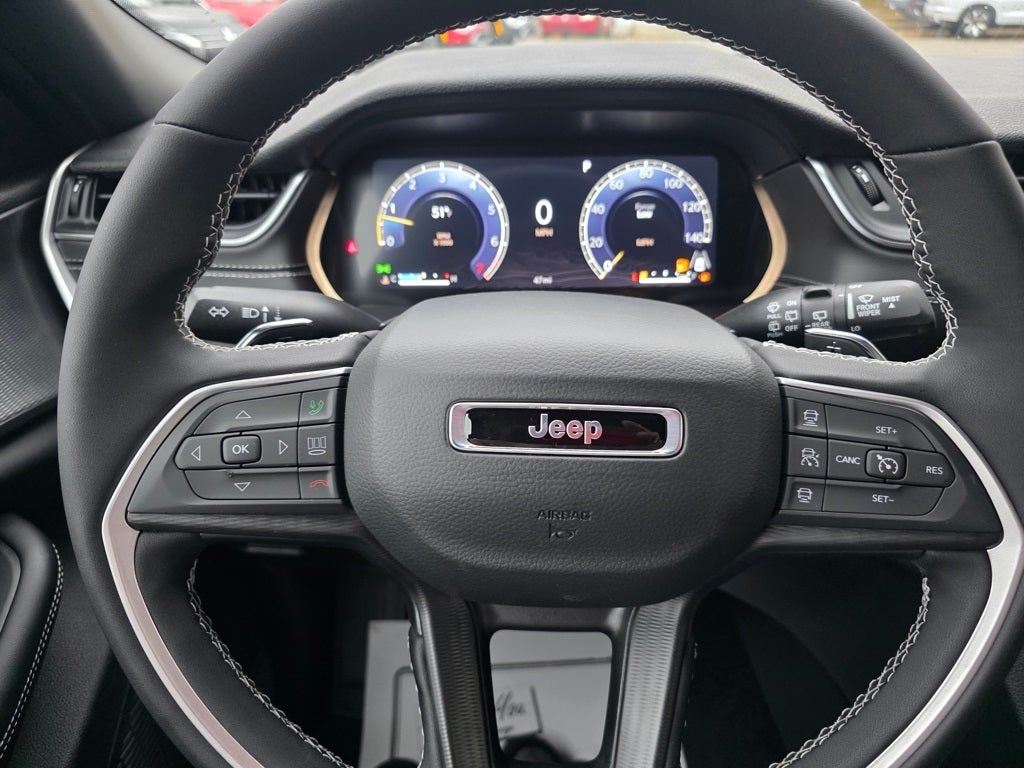 2025 Jeep Grand Cherokee Laredo