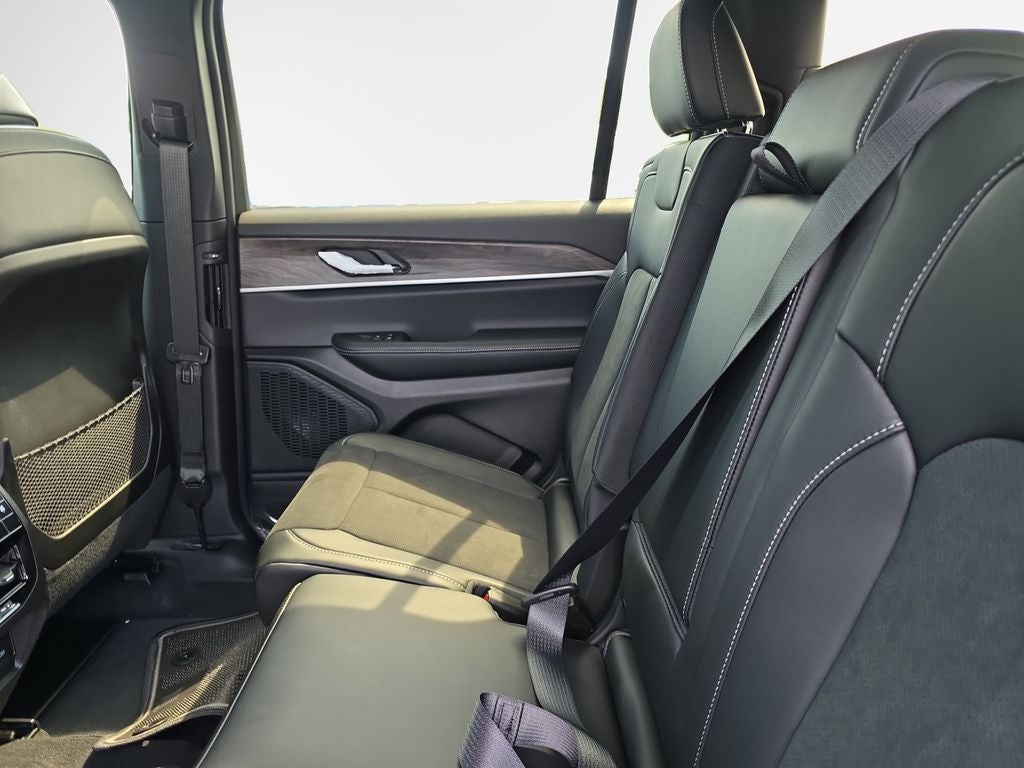 2026 Jeep Grand Cherokee Altitude