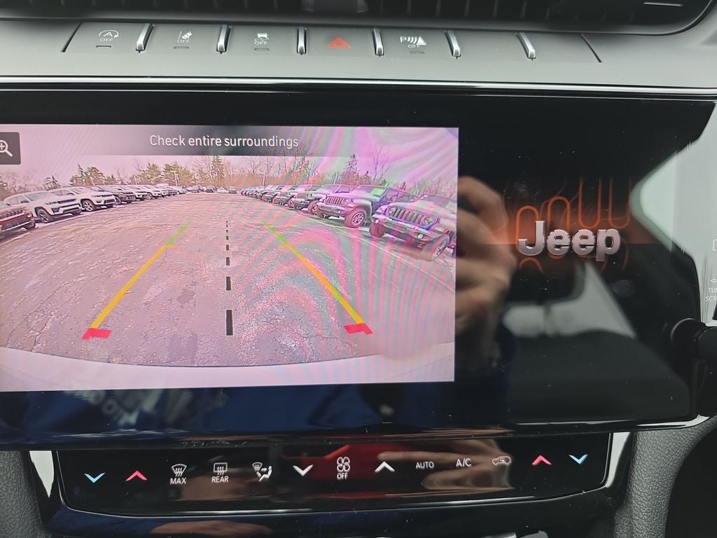 2026 Jeep Grand Cherokee Laredo