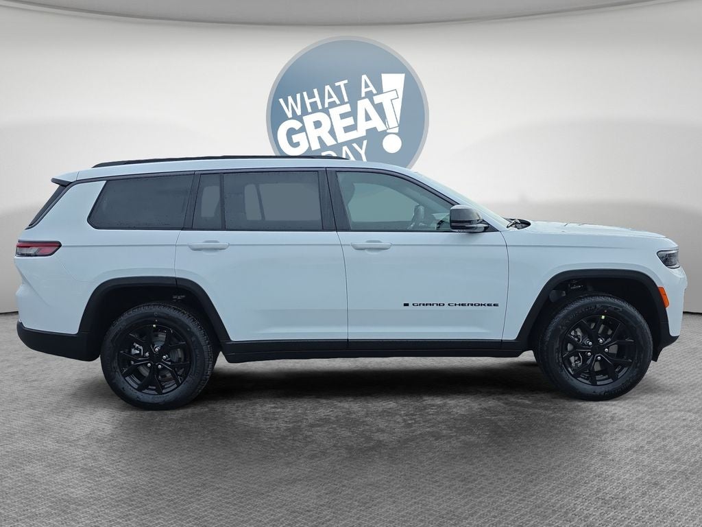 2026 Jeep Grand Cherokee Laredo