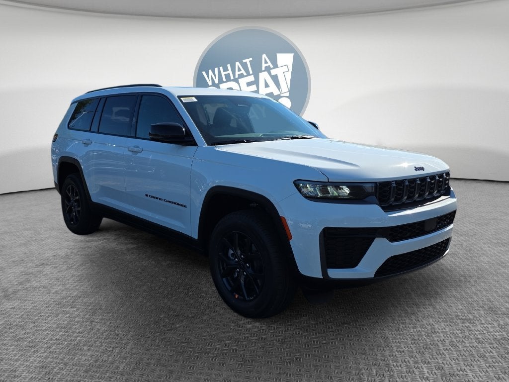 2027 Jeep Grand Cherokee Laredo Altitude