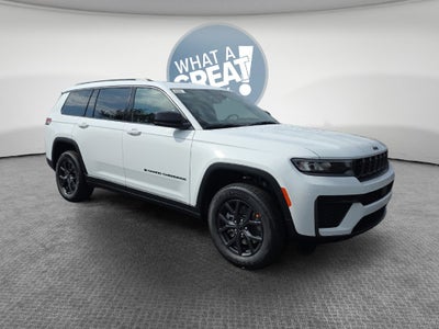2027 Jeep Grand Cherokee Laredo Altitude