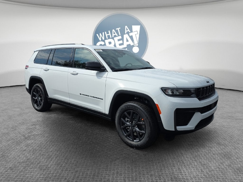 2027 Jeep Grand Cherokee Laredo Altitude