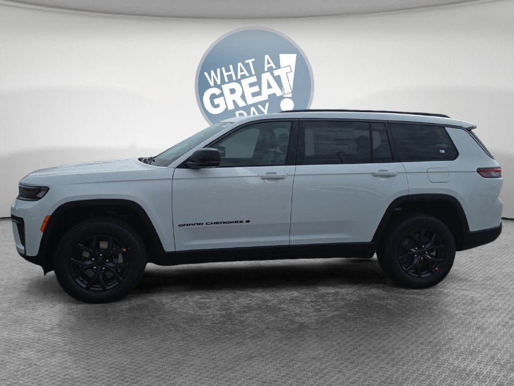 2027 Jeep Grand Cherokee Laredo Altitude