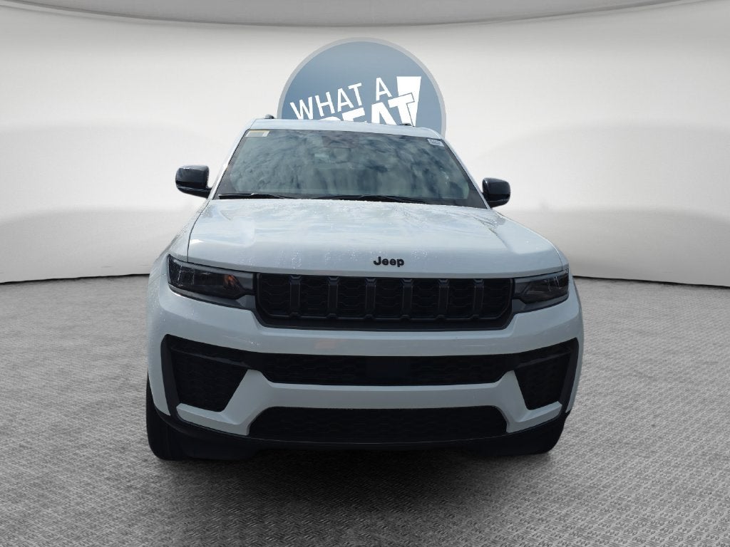 2027 Jeep Grand Cherokee Laredo Altitude