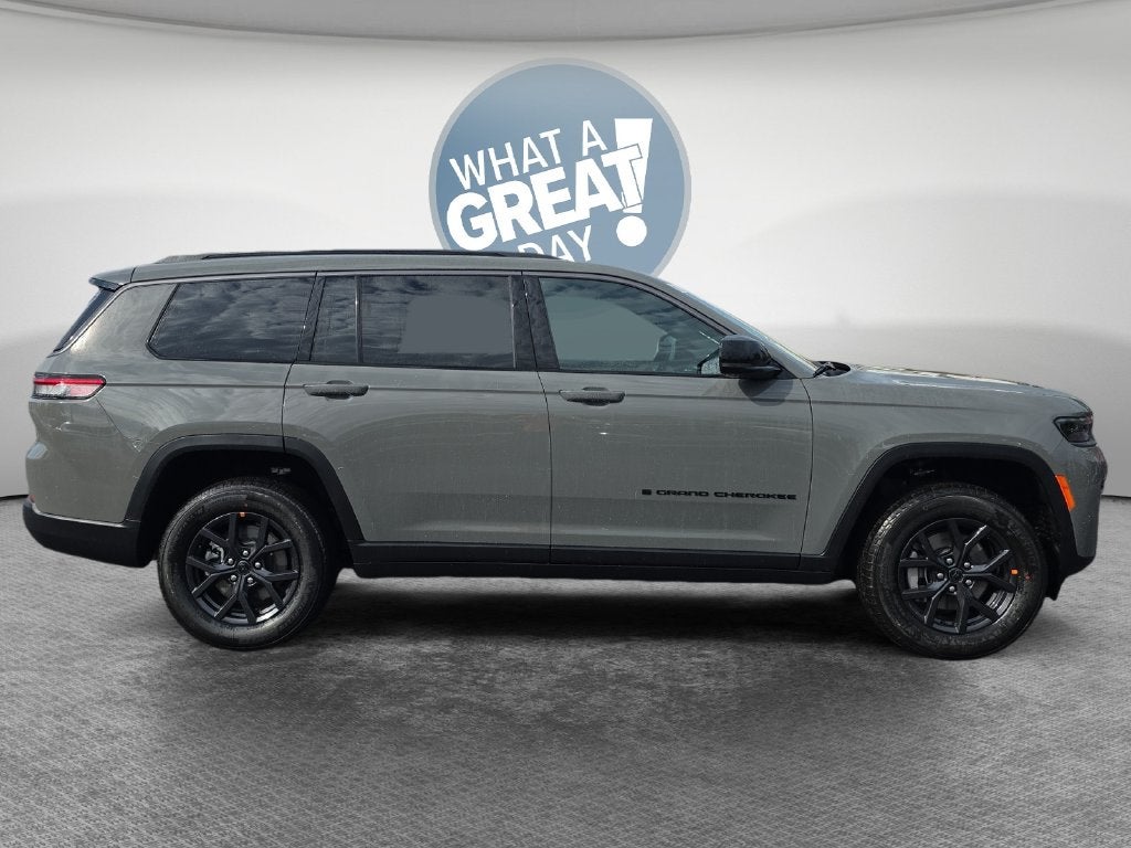 2027 Jeep Grand Cherokee Laredo Altitude