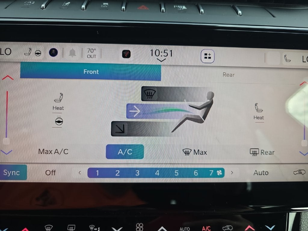 2027 Jeep Grand Cherokee Laredo Altitude