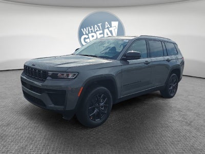 2027 Jeep Grand Cherokee Laredo Altitude