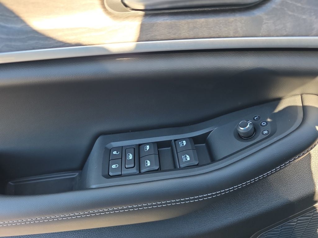 2027 Jeep Grand Cherokee Laredo Altitude