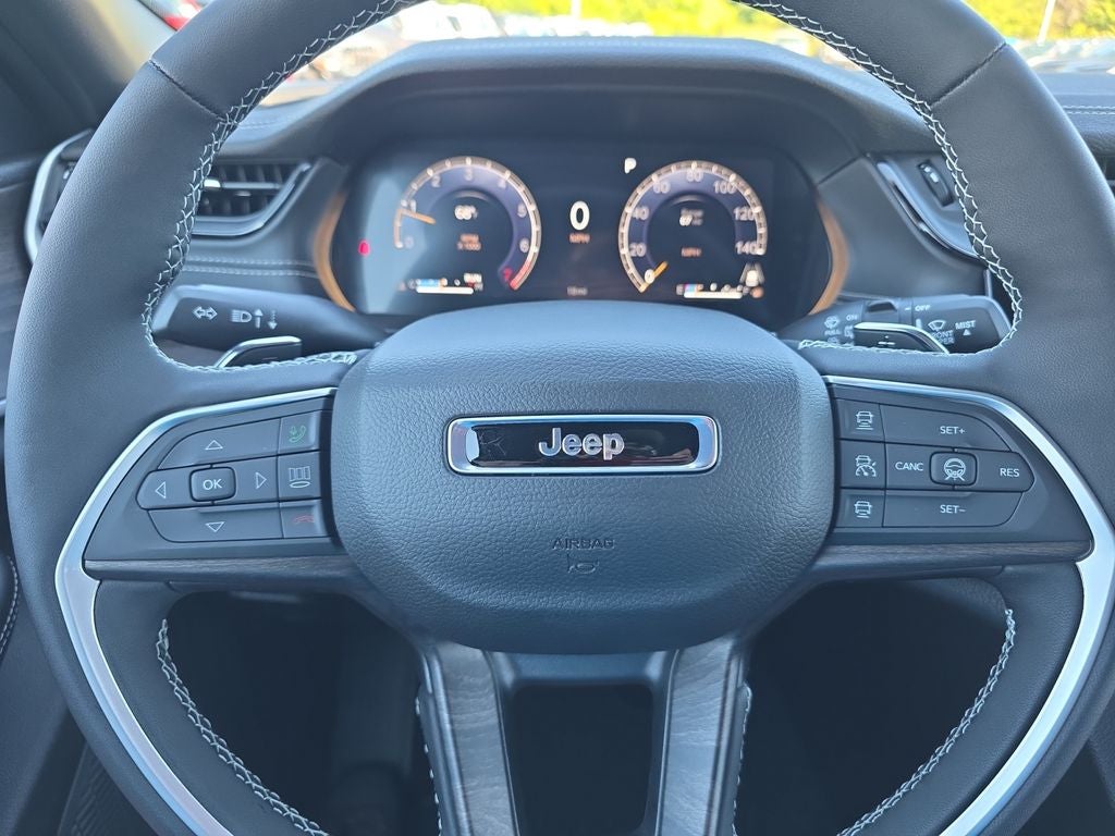 2027 Jeep Grand Cherokee Laredo Altitude