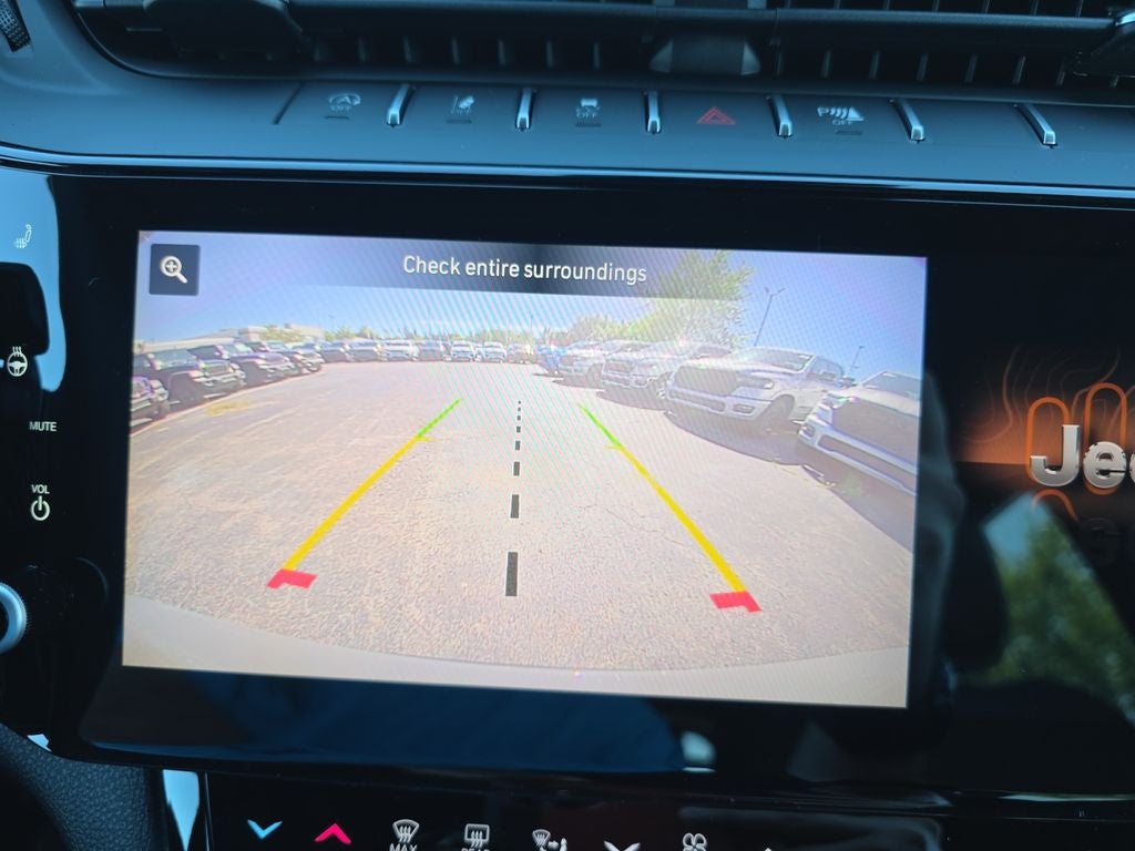 2027 Jeep Grand Cherokee Laredo Altitude