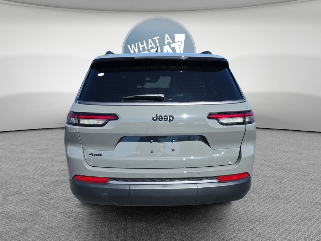 2027 Jeep Grand Cherokee Laredo Altitude