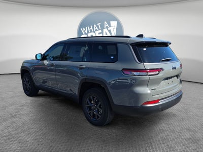 2027 Jeep Grand Cherokee Laredo Altitude