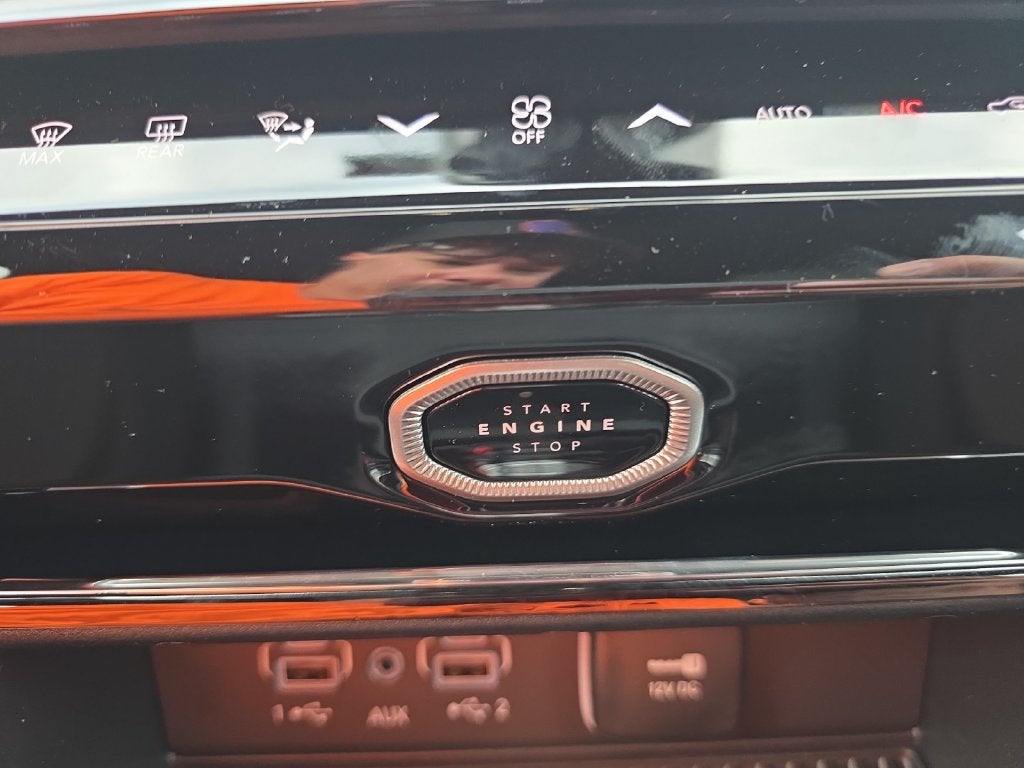 2027 Jeep Grand Cherokee Laredo Altitude
