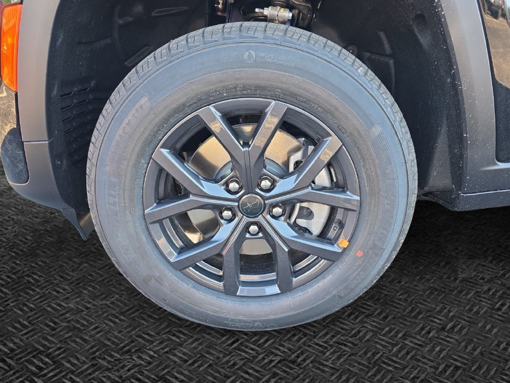2027 Jeep Grand Cherokee Laredo Altitude
