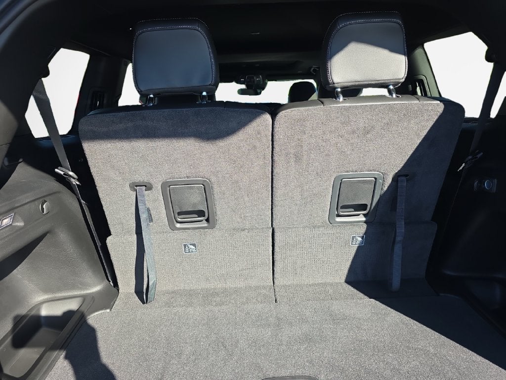 2027 Jeep Grand Cherokee Laredo Altitude