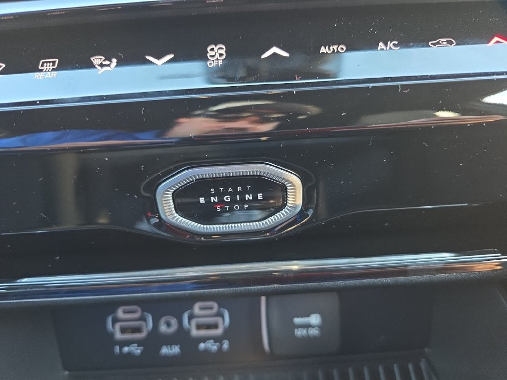 2027 Jeep Grand Cherokee Laredo Altitude