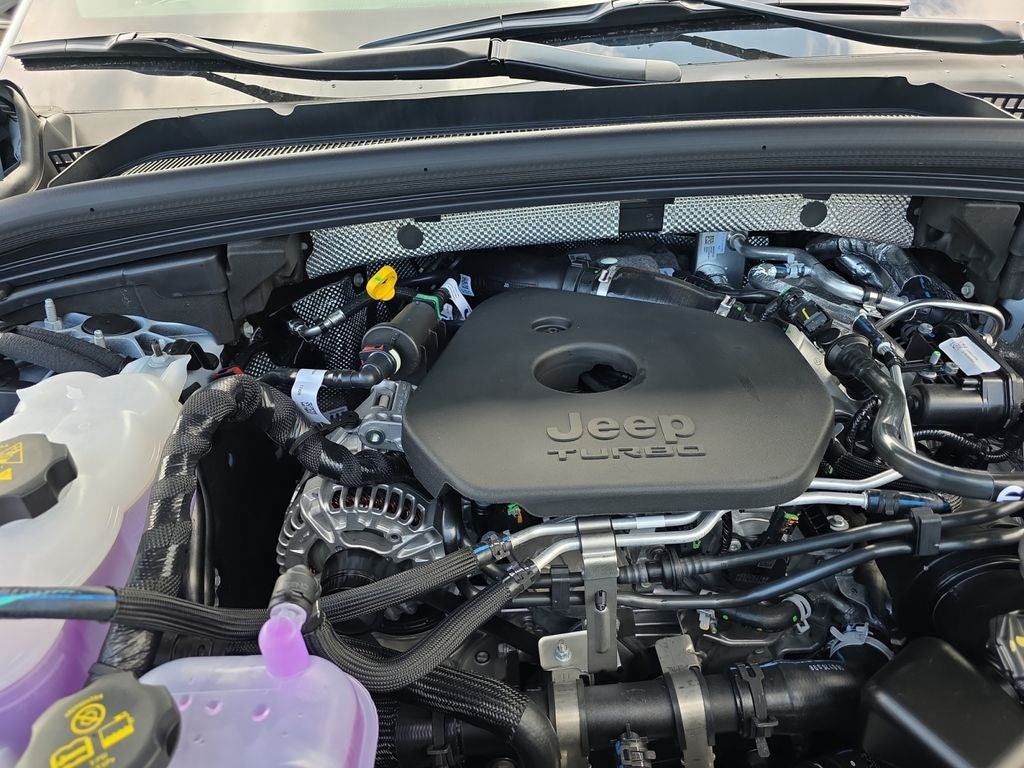 2027 Jeep Grand Cherokee Laredo Altitude