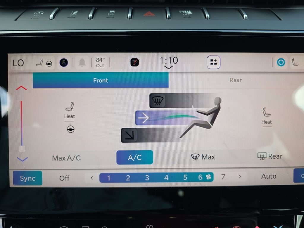 2027 Jeep Grand Cherokee Laredo Altitude